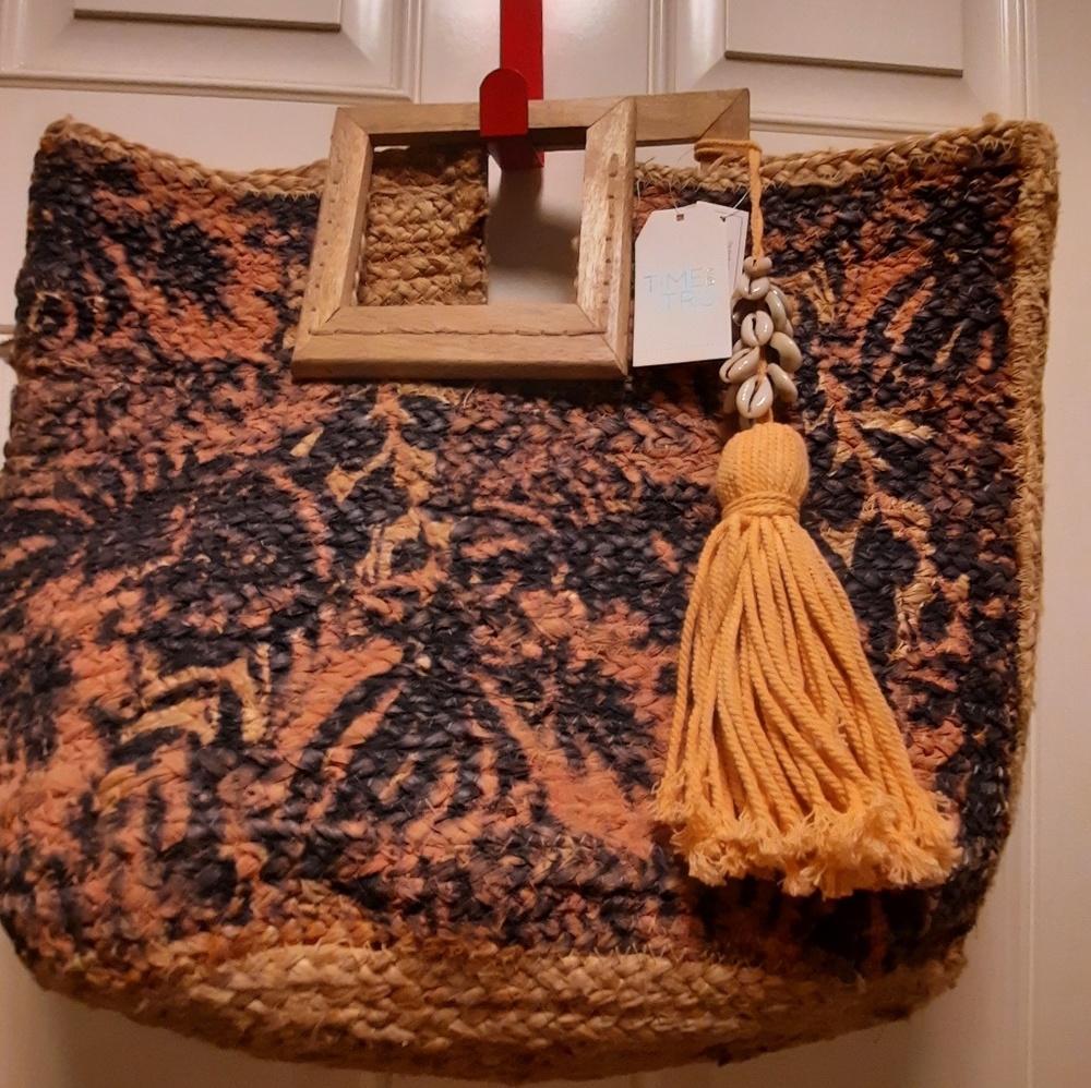 Gorgeous woven bag